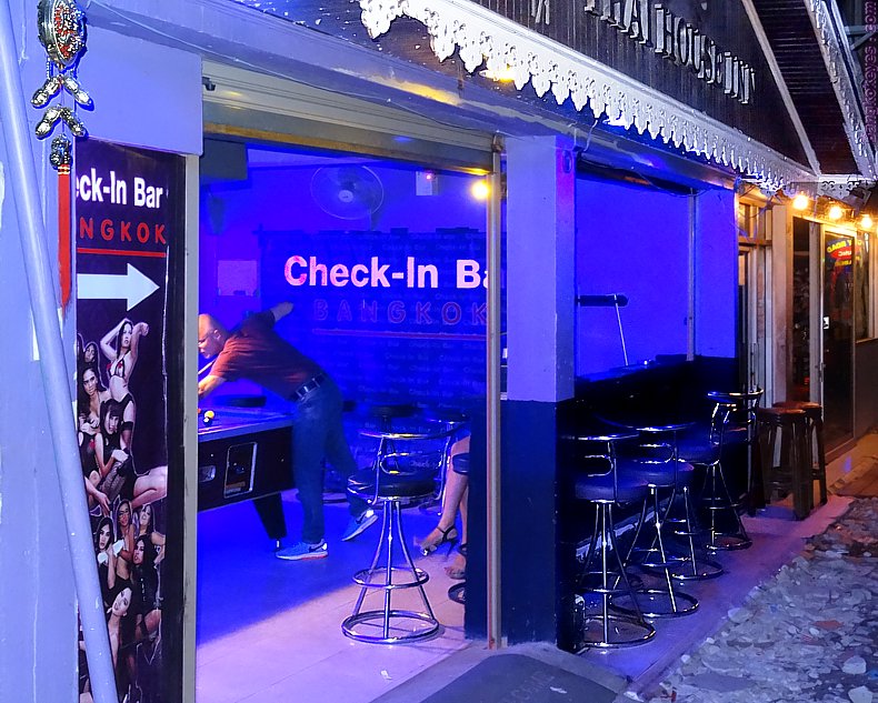 Check inn bar bangkok